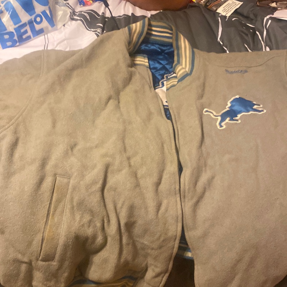 Detroit Lions Mitchell&Ness Reverseable Thhrow back Used